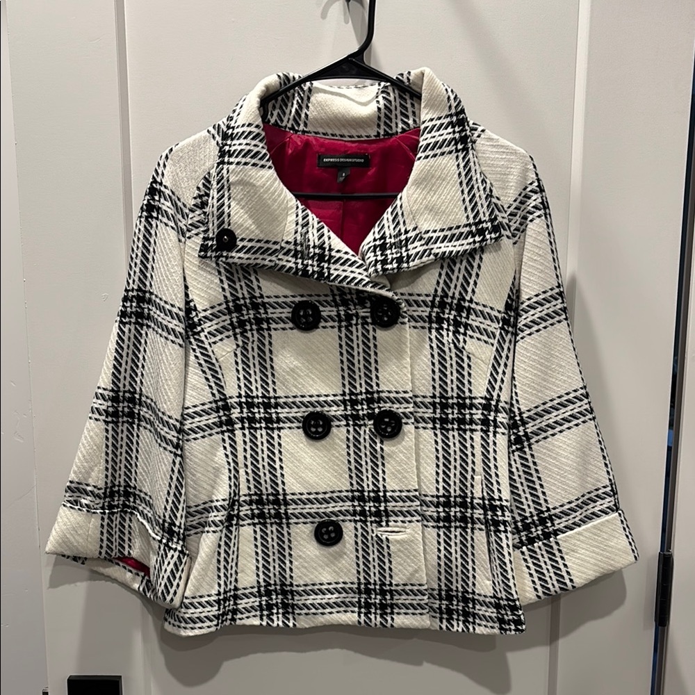 Chic Black and White Plaid Coat